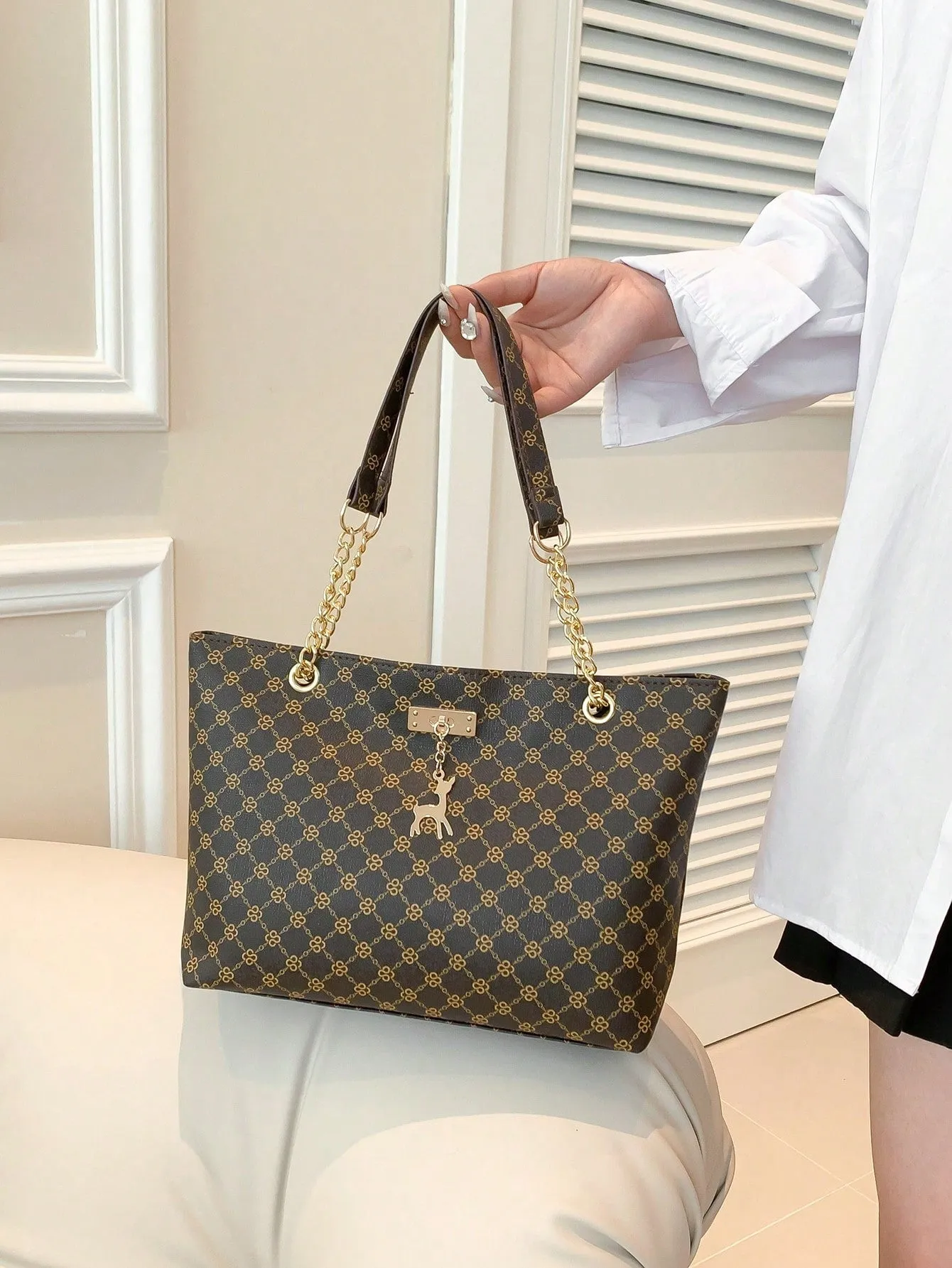 Fashionable Vintage Crocodile-Patterned Women's Shoulder Tote Bag With Large Capacity