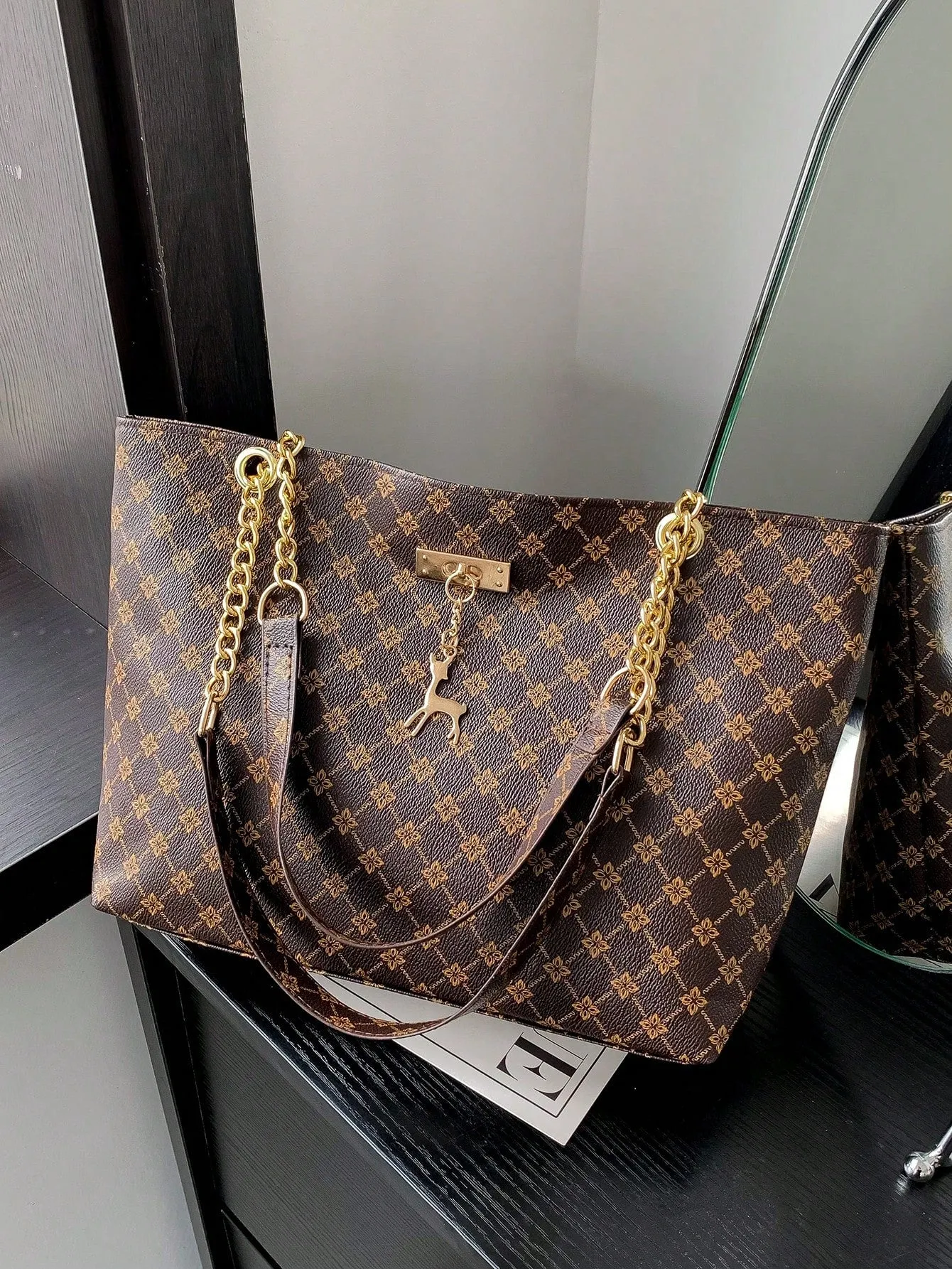 Fashionable Vintage Crocodile-Patterned Women's Shoulder Tote Bag With Large Capacity