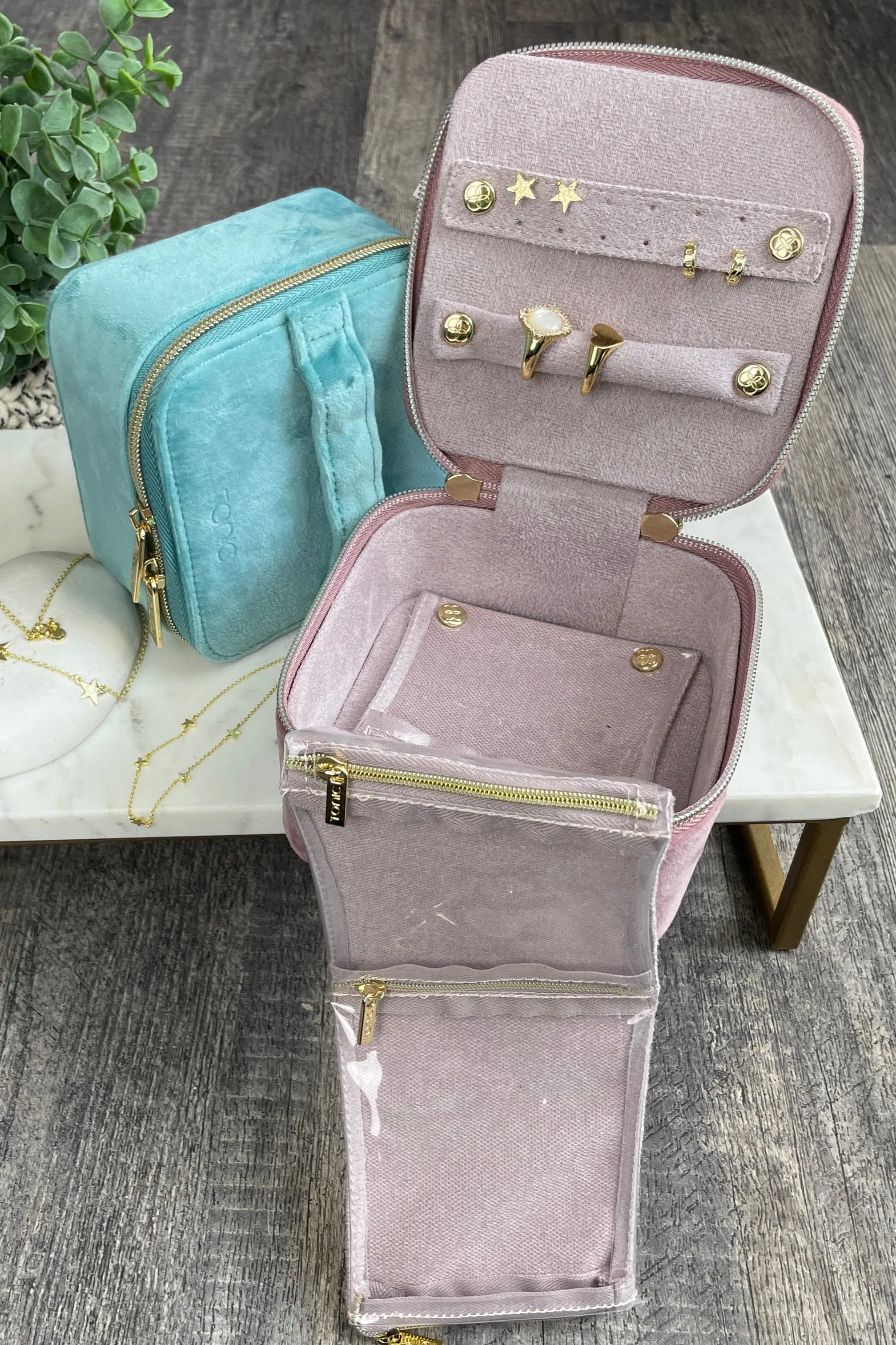 Luxe Velvet Jewelry Cube