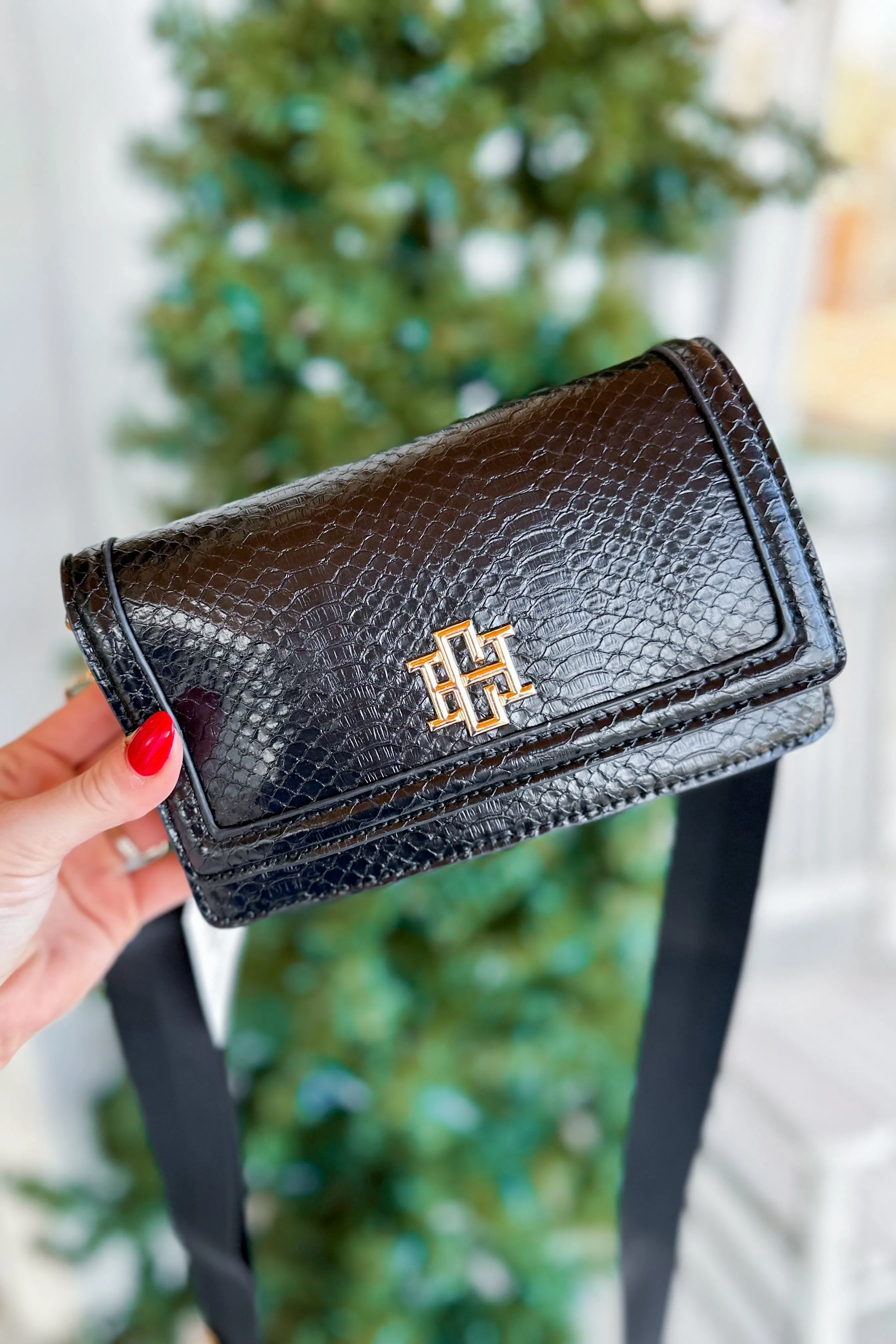 Maverick Black Crossbody with Pocket