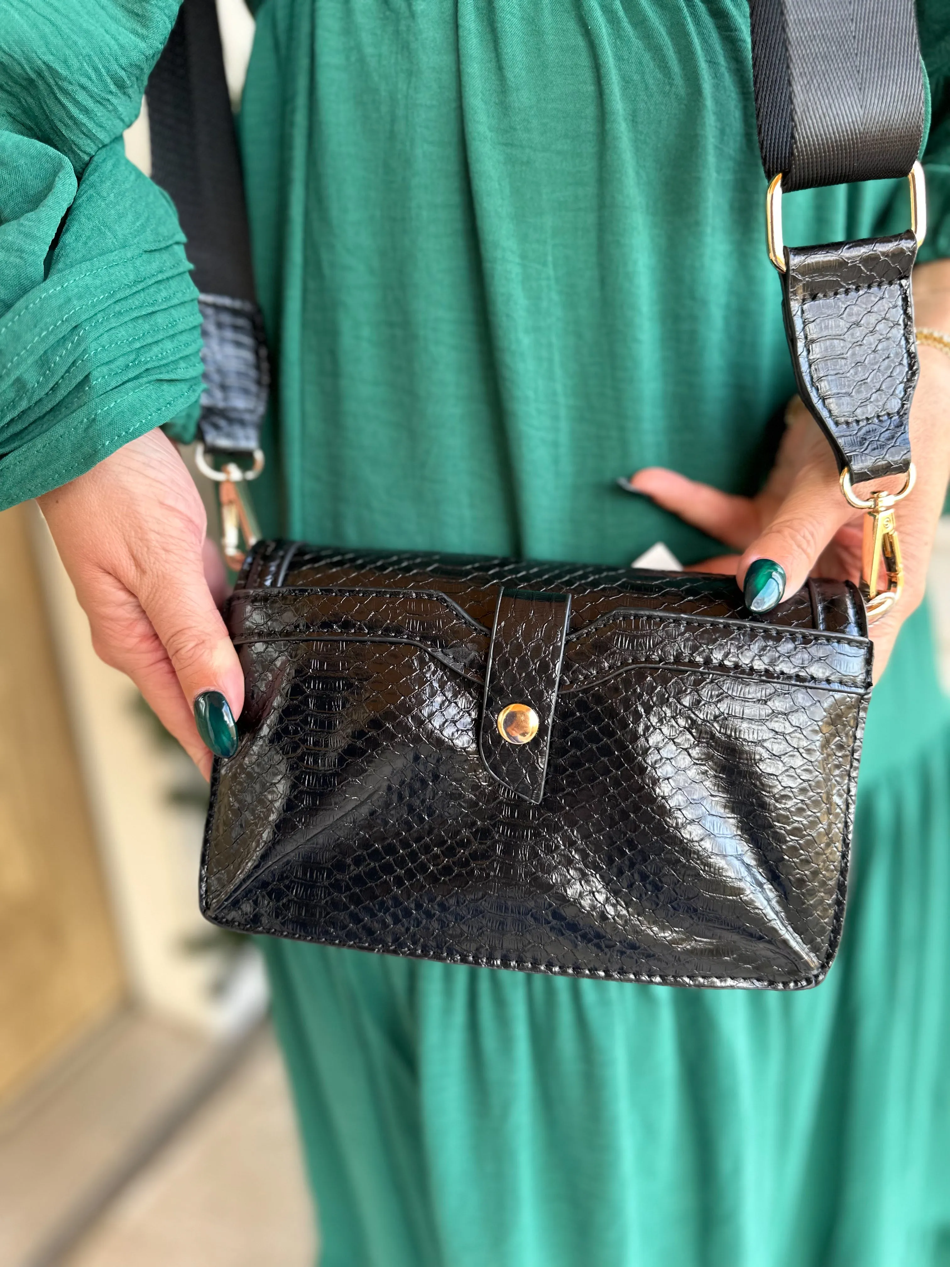 Maverick Black Crossbody with Pocket